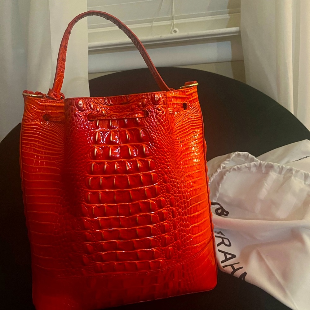 Barely worn Brahmin bucket bag